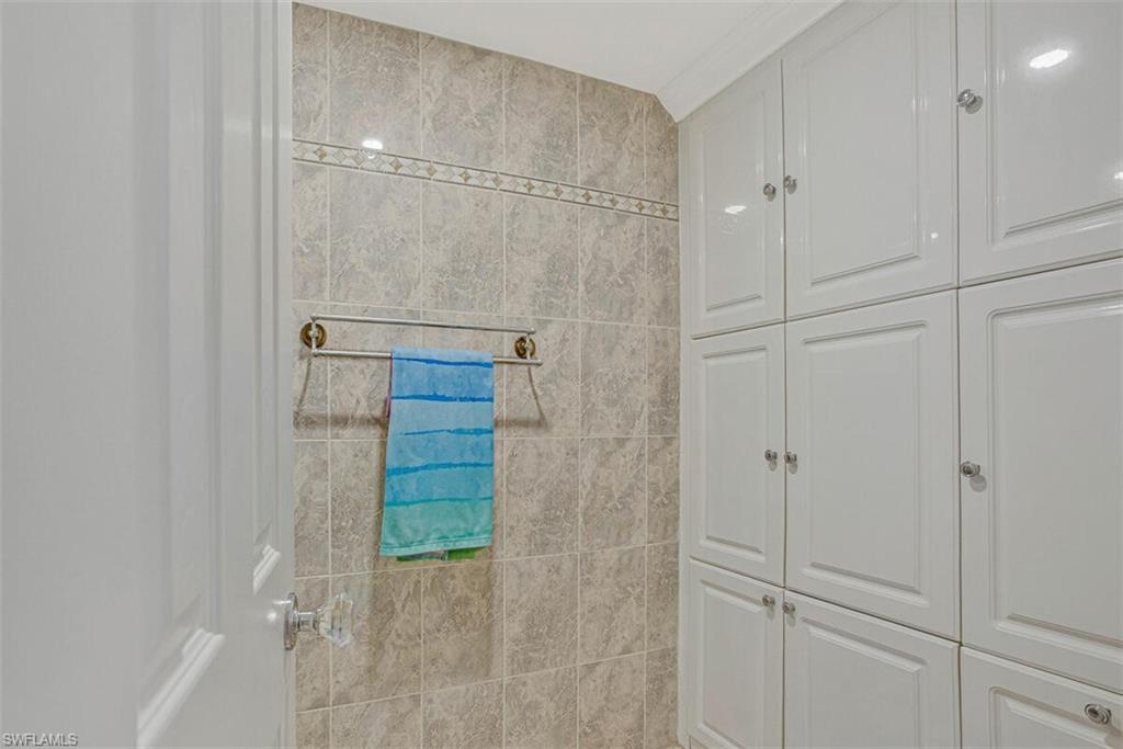 4031 Gulf Shore Boulevard North, Unit 6B Naples, FL 34103 - Photo 16 of 37 View of bathroom