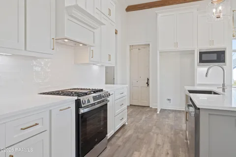 $393,036 | 103 Fountain Mdw Drive, Broussard, LA 70518