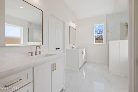 $393,036 | 103 Fountain Mdw Drive, Broussard, LA 70518