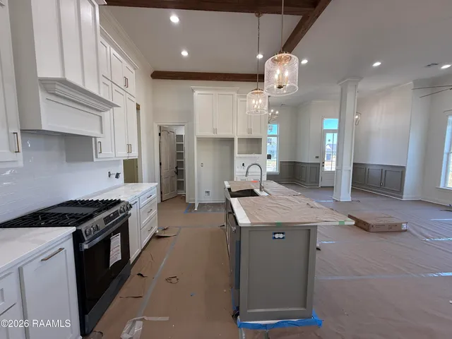 $393,536 | 103 Fountain Mdw Drive, Broussard, LA 70518