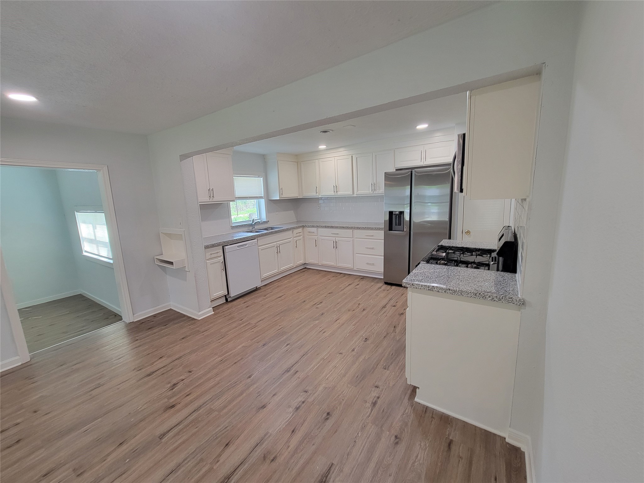 830 Becker Street Channelview, TX 77530 - Photo 5 of 19 Beautiful kitchen