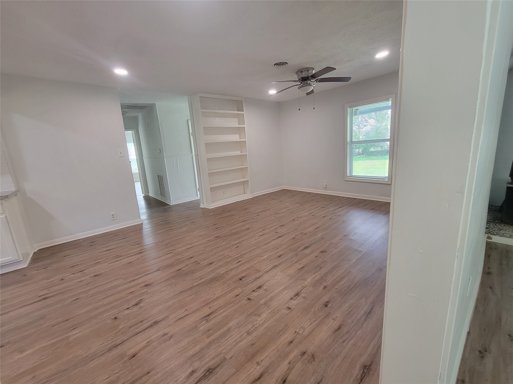 830 Becker Street Channelview, TX 77530 - Photo 9 of 19 Living room