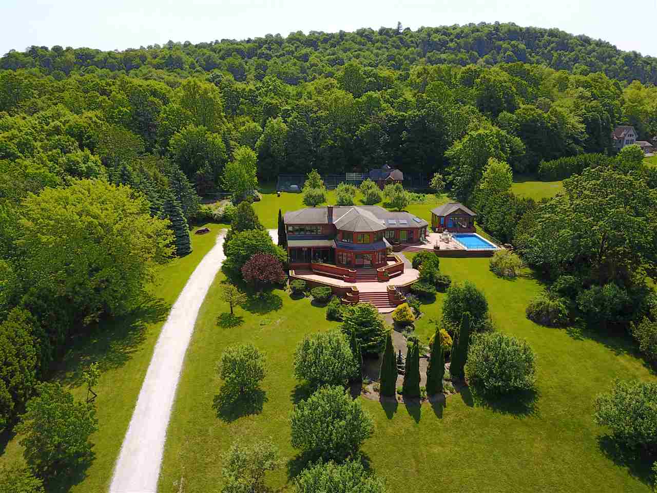 122 Eagle Mountain Harbor Road Milton, VT 05468 - Photo 4 of 40 Gallery Image 4