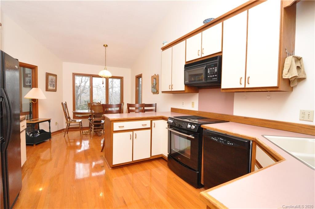 350 Cherokee Circle Tryon, NC 28782 - Photo 14 of 32 Gallery Image 14