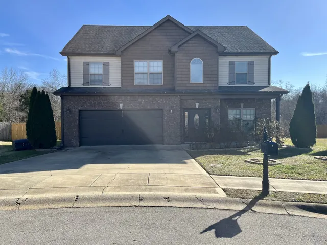 $395,000 | 940 Smoots Drive, Clarksville, TN 37042