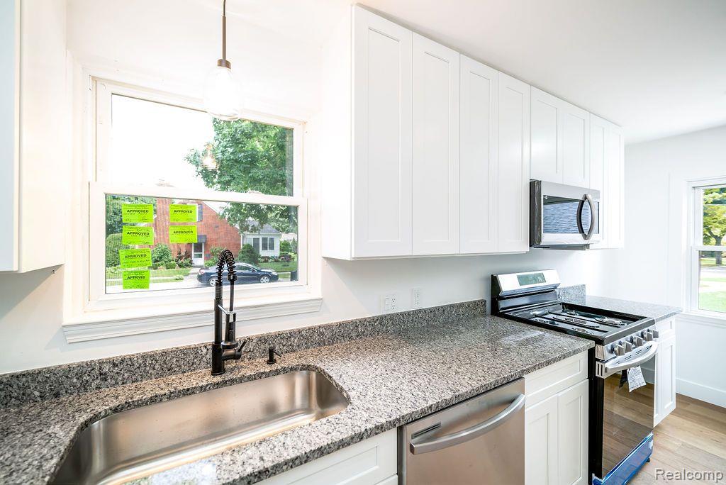 1888 Sheffield Road Birmingham, MI 48009 - Photo 9 of 25 Gallery Image 9