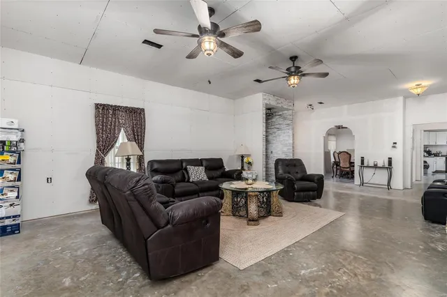 $450,000 | 19280 Highway 17, Waynesville, MO 65583