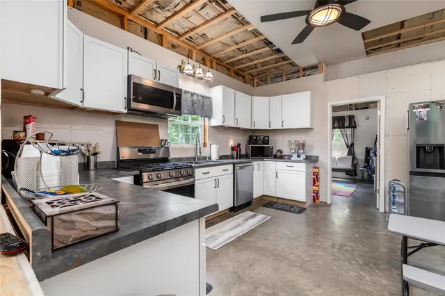 $450,000 | 19280 Highway 17, Waynesville, MO 65583