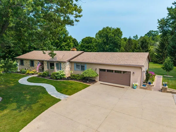 $499,500 | 10750 Springwater Drive, Mount Vernon, OH 43050