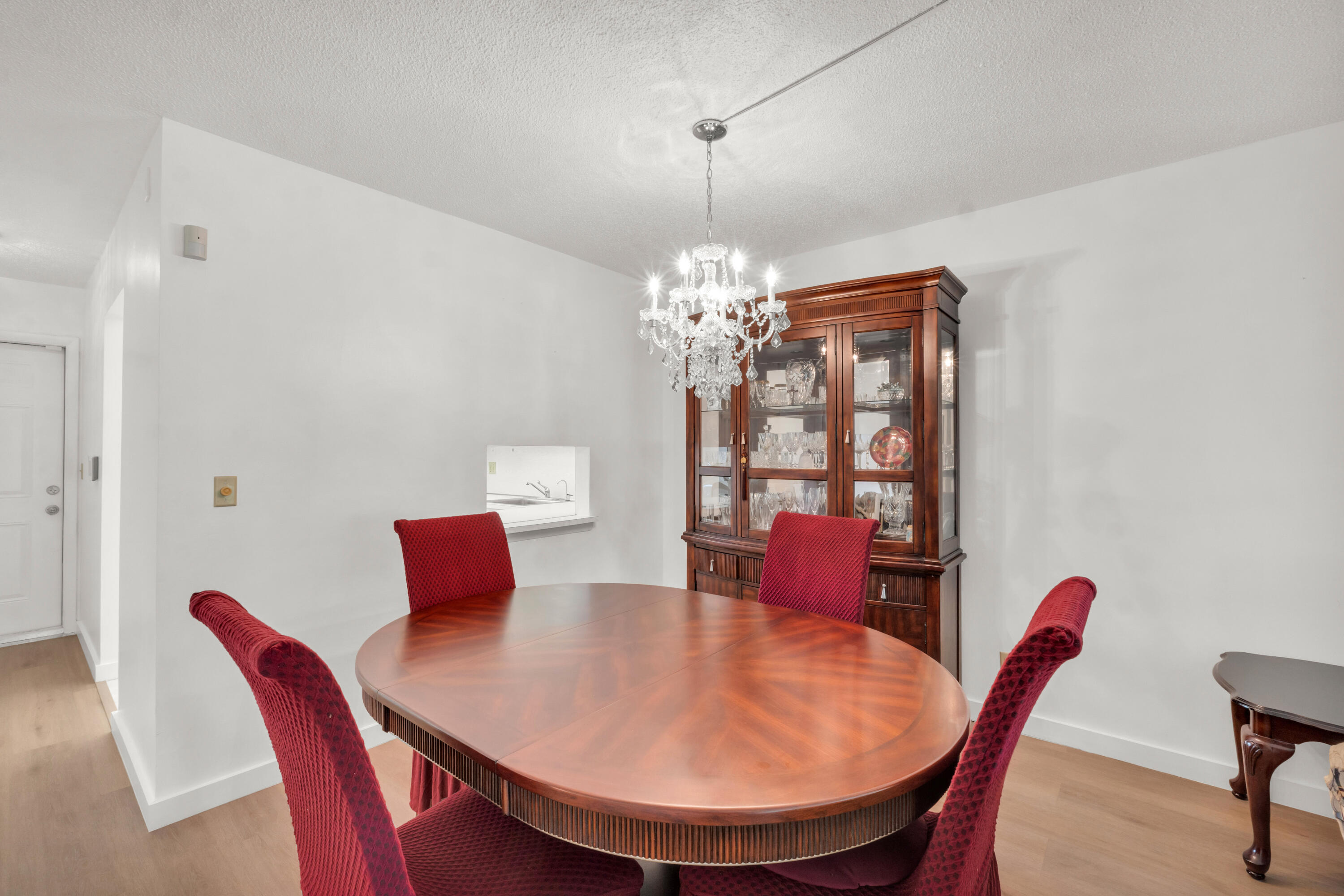 301 Cambridge Road, Unit 202 Hollywood, FL 33024 - Photo 12 of 38 Dining Area