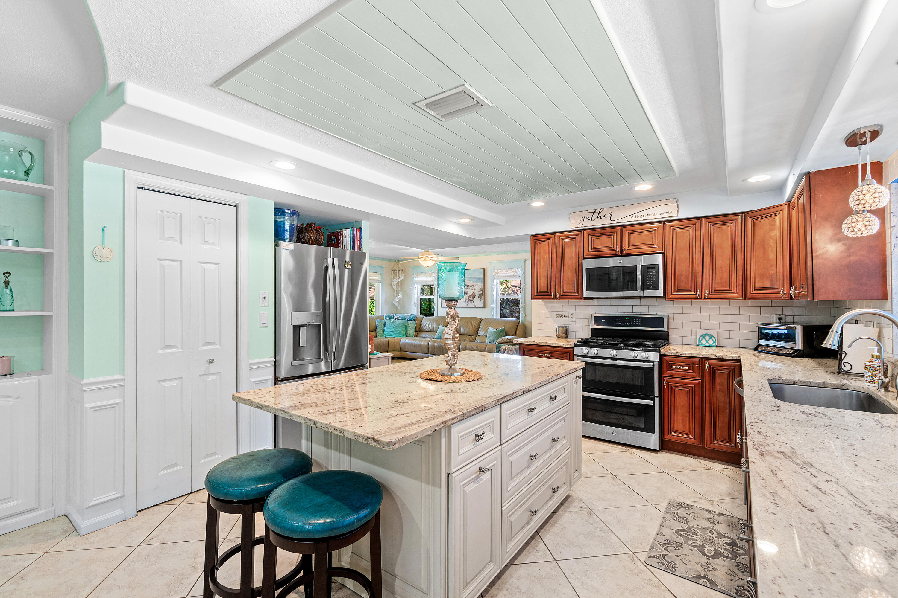 1108 Petrel Road Wellington, FL 33414 - Photo 12 of 46 016-1108PetrelRoad-Wellington-FL-33414-F