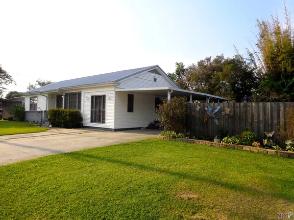 $145,000 | 306 Jefferson Davis Street, Houma, LA 70364