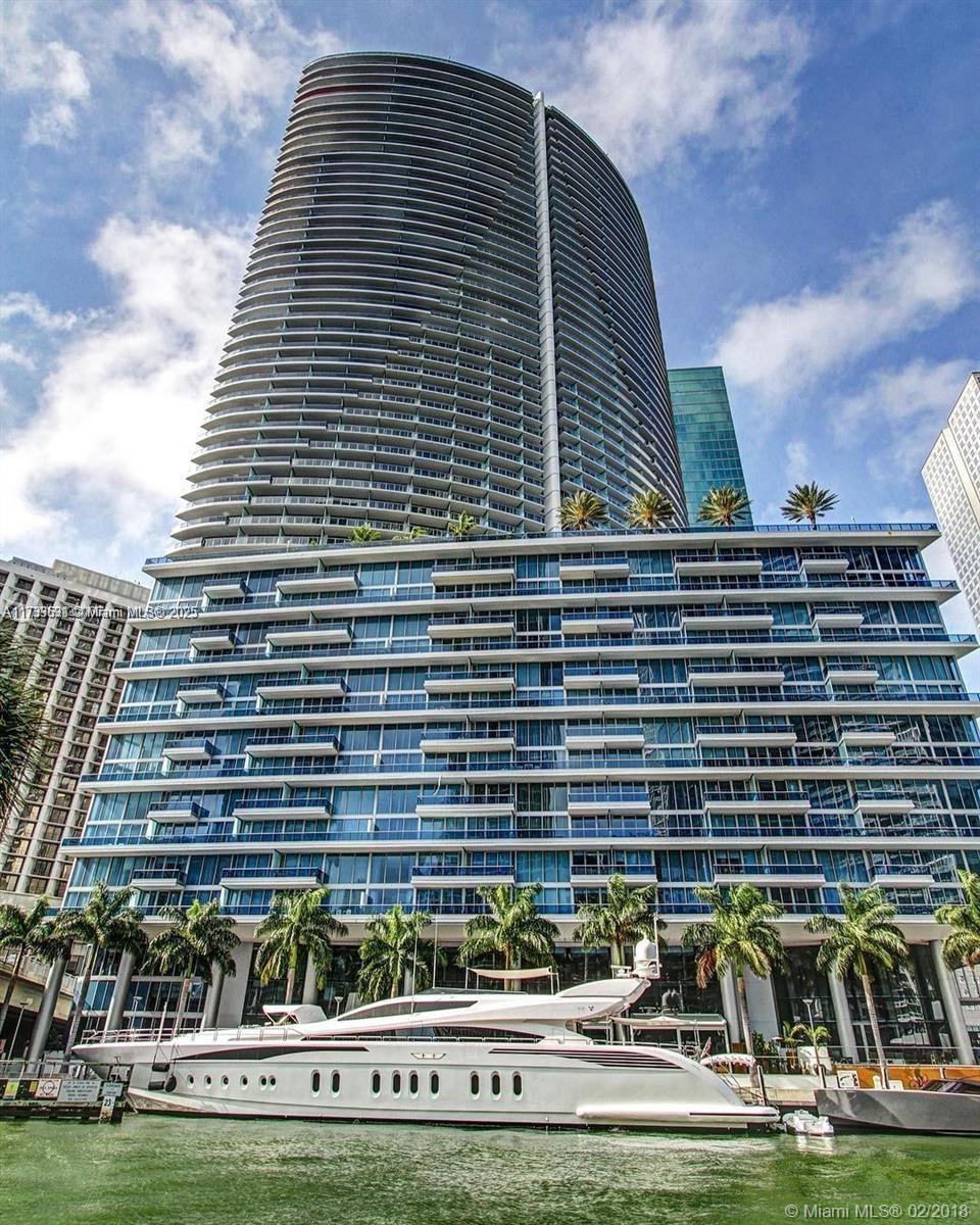 200 Biscayne Blvd Way, Unit 4101 Miami, FL 33131 - Photo 30 of 30 a front view of a building