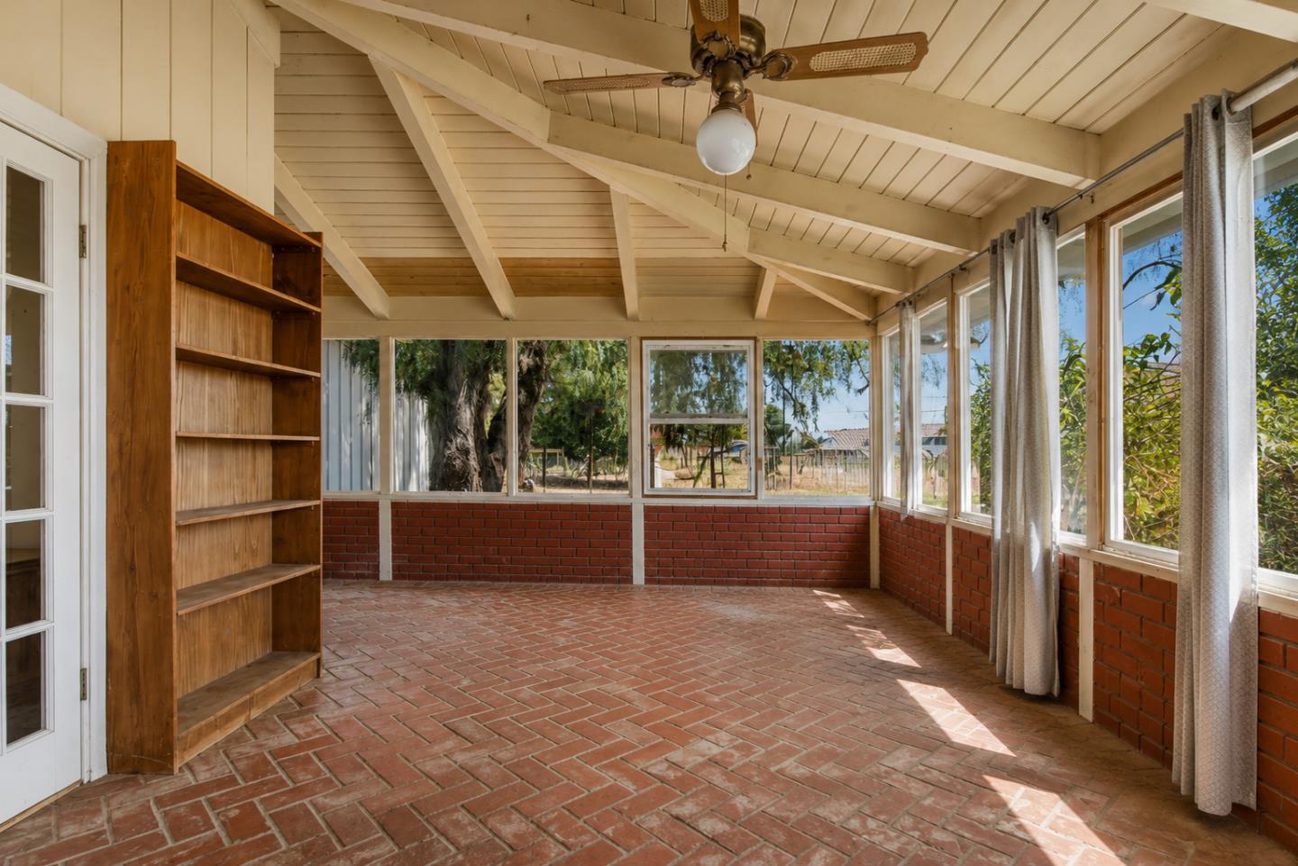 433 Mansfield Road Hollister, CA 95023 - Photo 12 of 49