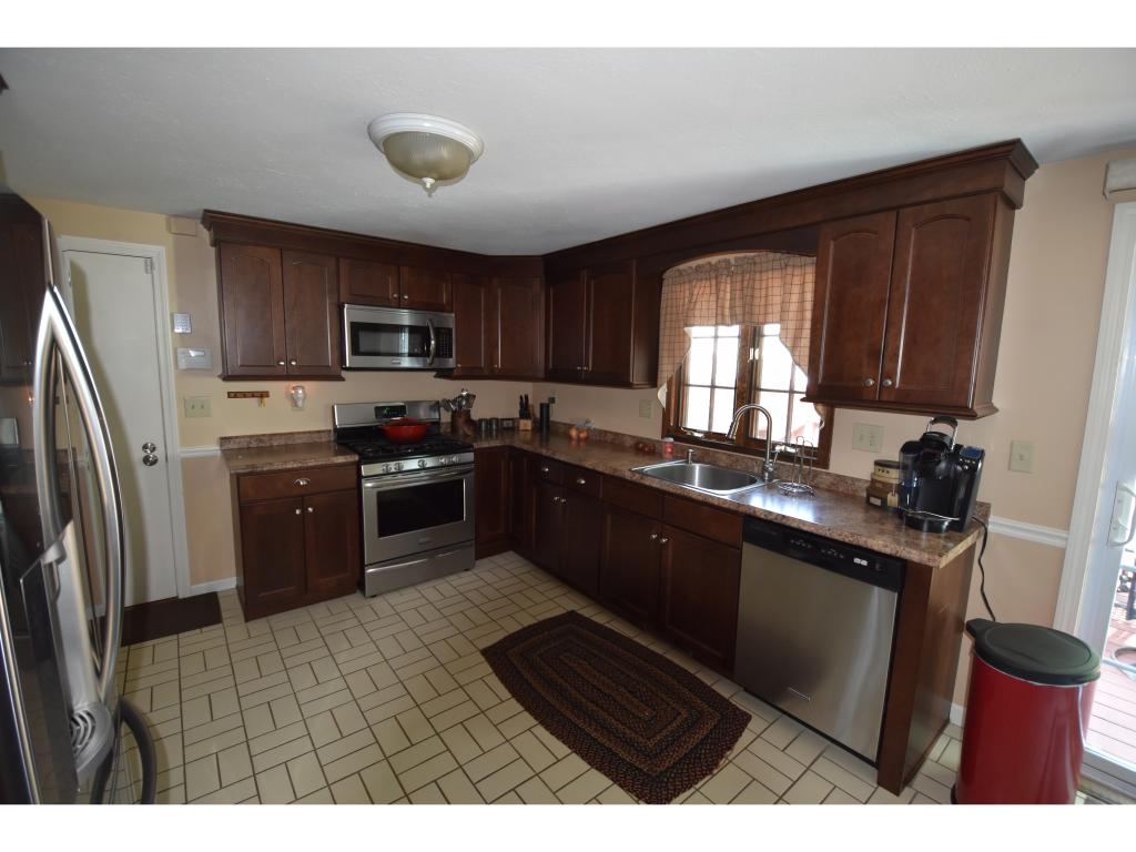 16 Dunloggin Road Nashua, NH 03063 - Photo 8 of 25 Gallery Image 8