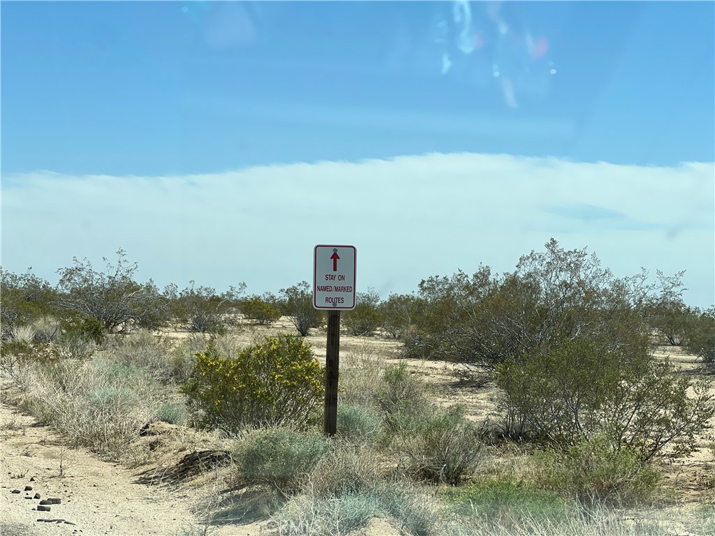 8 Debbie Drive Edwards, CA 93523 - Photo 3 of 7