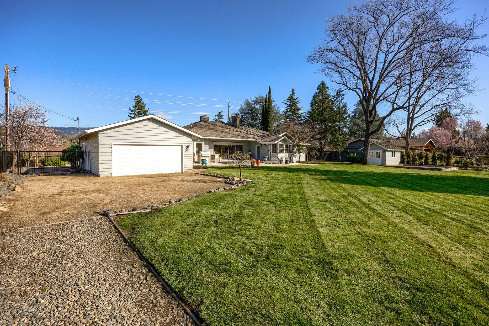 40 South Foothill Road Medford, OR 97504 - Photo 51 of 73 25-web-or-mls-ApxSF (25)