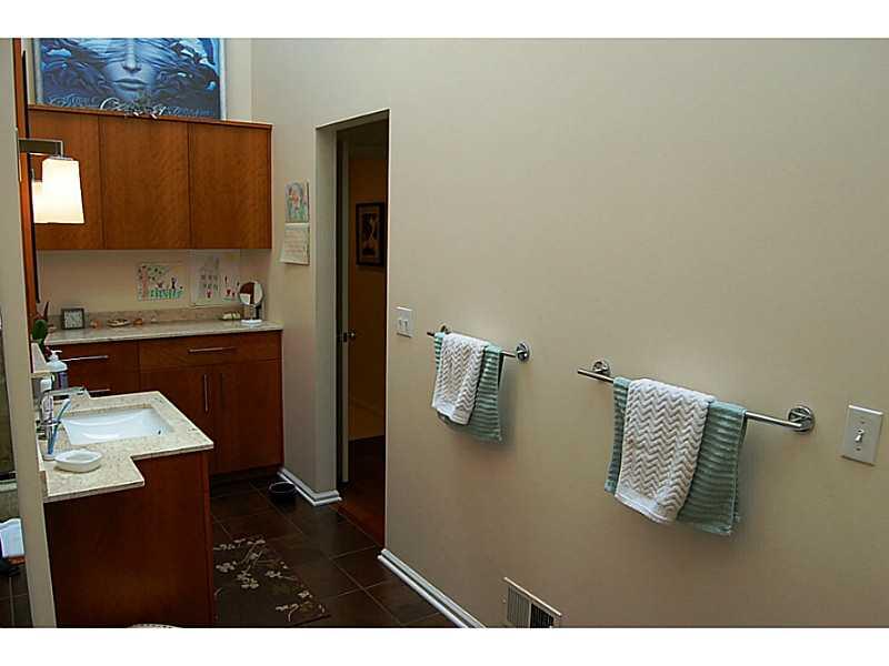 106 Schenley Road Pittsburgh, PA 15217 - Photo 15 of 25 Master Bath/Spa.