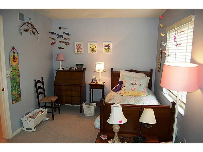 106 Schenley Road Pittsburgh, PA 15217 - Photo 18 of 25 Bedroom.