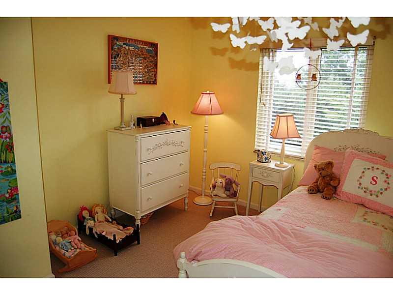 106 Schenley Road Pittsburgh, PA 15217 - Photo 19 of 25 Bedroom.