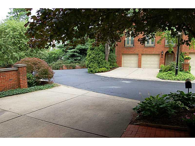 106 Schenley Road Pittsburgh, PA 15217 - Photo 23 of 25 Parking Lot/Garage.