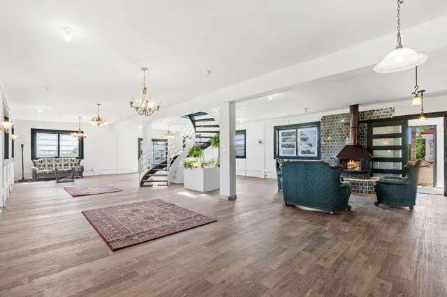 $2,250,000 | 1462 260th Street East, Farmington, MN 55024