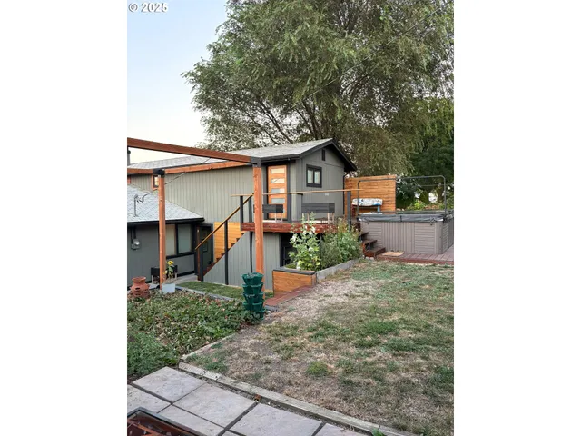 a house view with a outdoor space