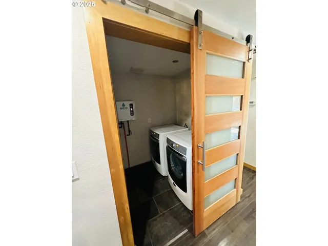 a view of walk in closet