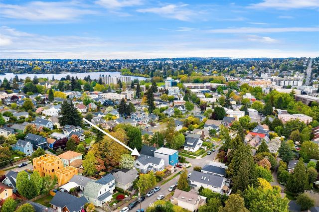 $2,020,000 | 6065 5th Avenue Northeast, Seattle, WA 98115