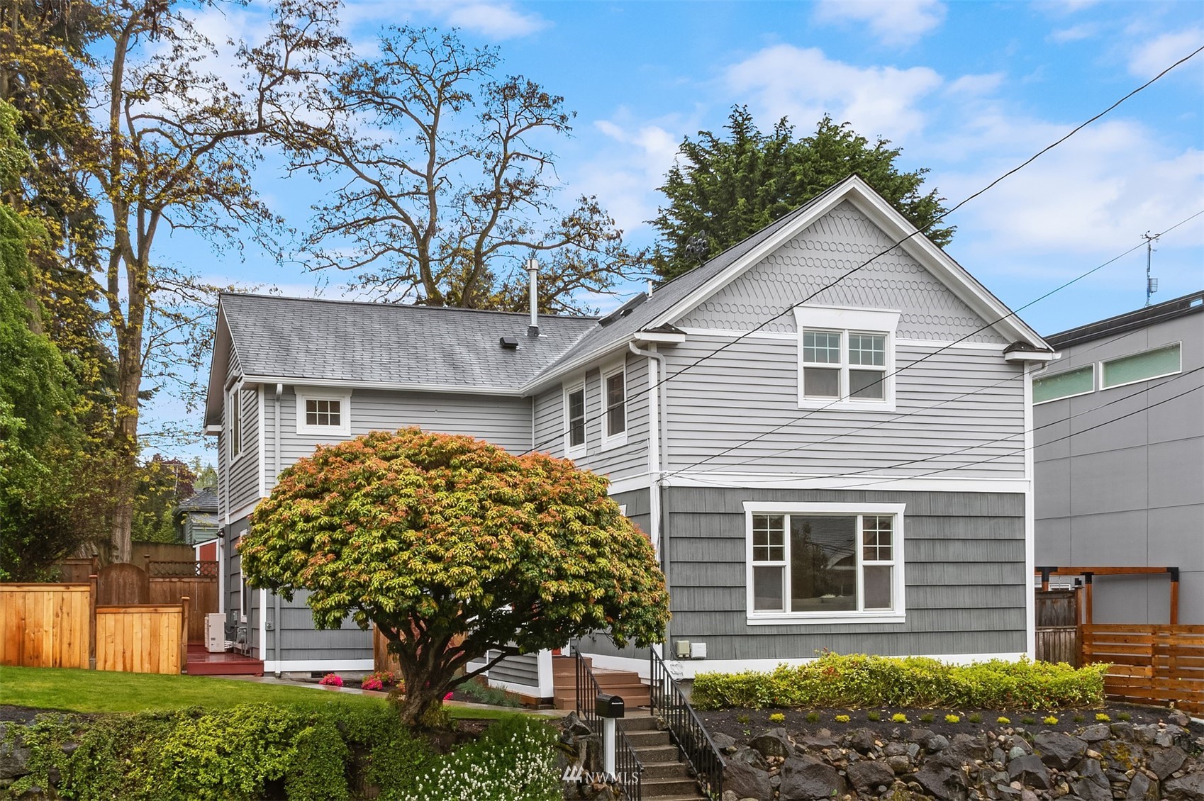 6065 5th Avenue Northeast Seattle, WA 98115 - Photo 40 of 40 a front view of a house with garden
