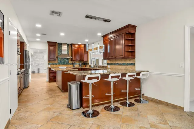 $25,000 | 2500 Northeast 199th Street, Miami, FL 33180