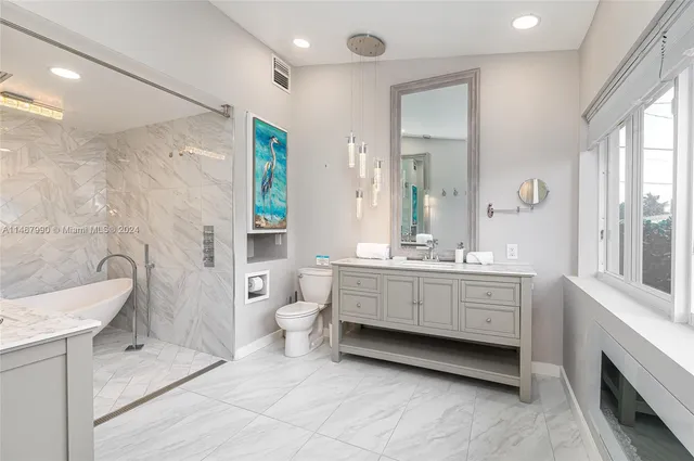 $25,000 | 2500 Northeast 199th Street, Miami, FL 33180