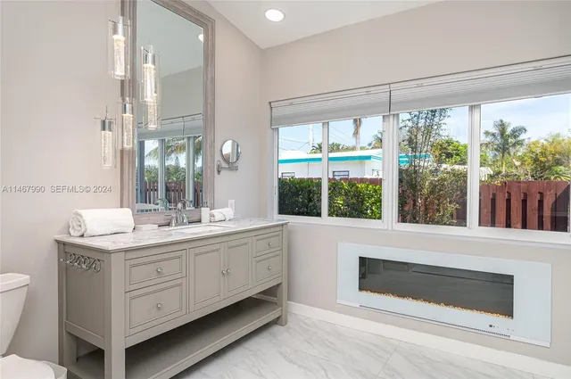 $25,000 | 2500 Northeast 199th Street, Miami, FL 33180