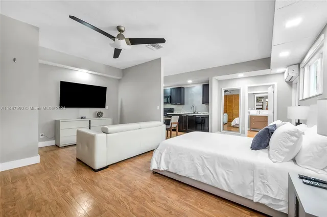 $25,000 | 2500 Northeast 199th Street, Miami, FL 33180