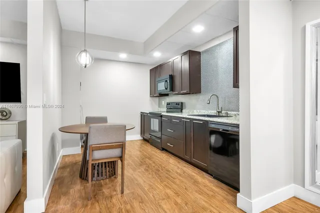 $25,000 | 2500 Northeast 199th Street, Miami, FL 33180