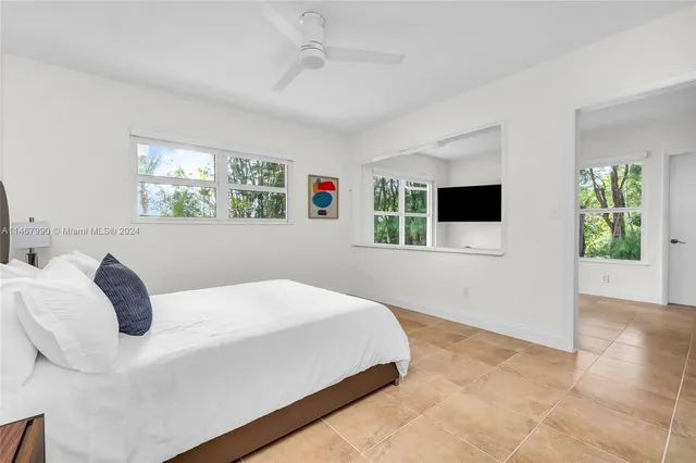 $25,000 | 2500 Northeast 199th Street, Miami, FL 33180