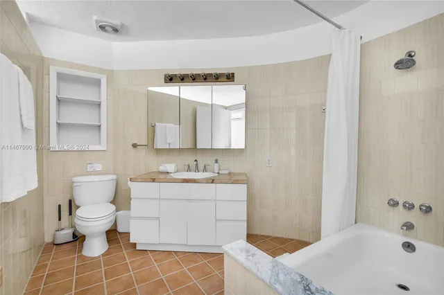 $25,000 | 2500 Northeast 199th Street, Miami, FL 33180