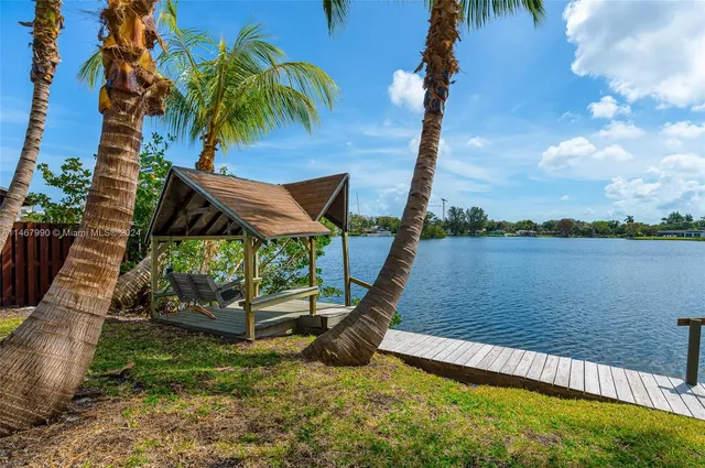 $25,000 | 2500 Northeast 199th Street, Miami, FL 33180