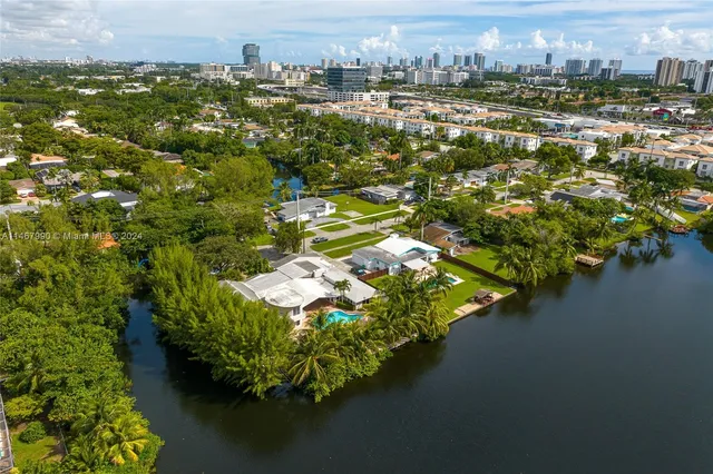 $25,000 | 2500 Northeast 199th Street, Miami, FL 33180