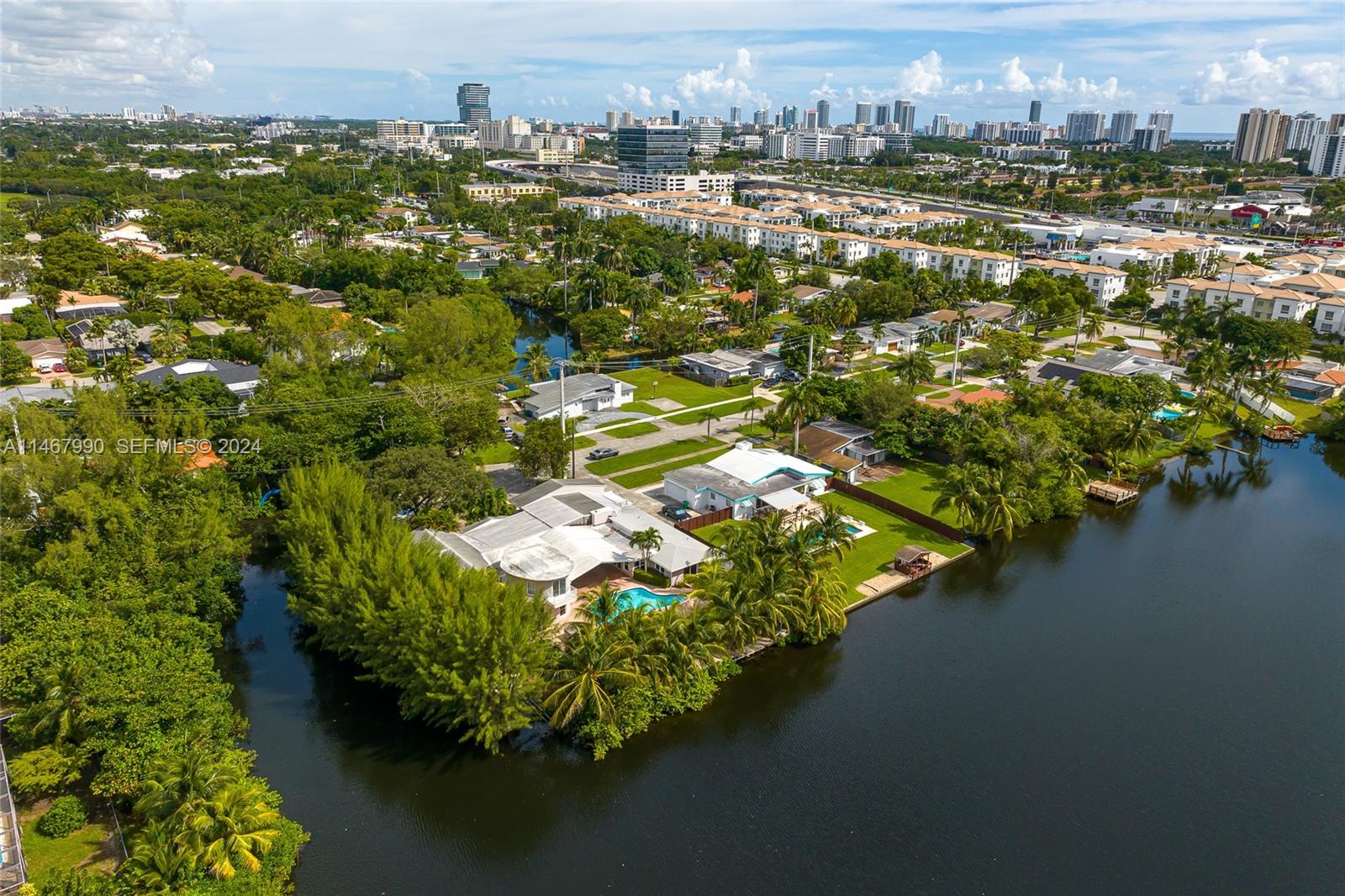 2500 Northeast 199th Street Miami, FL 33180 - Photo 71 of 72