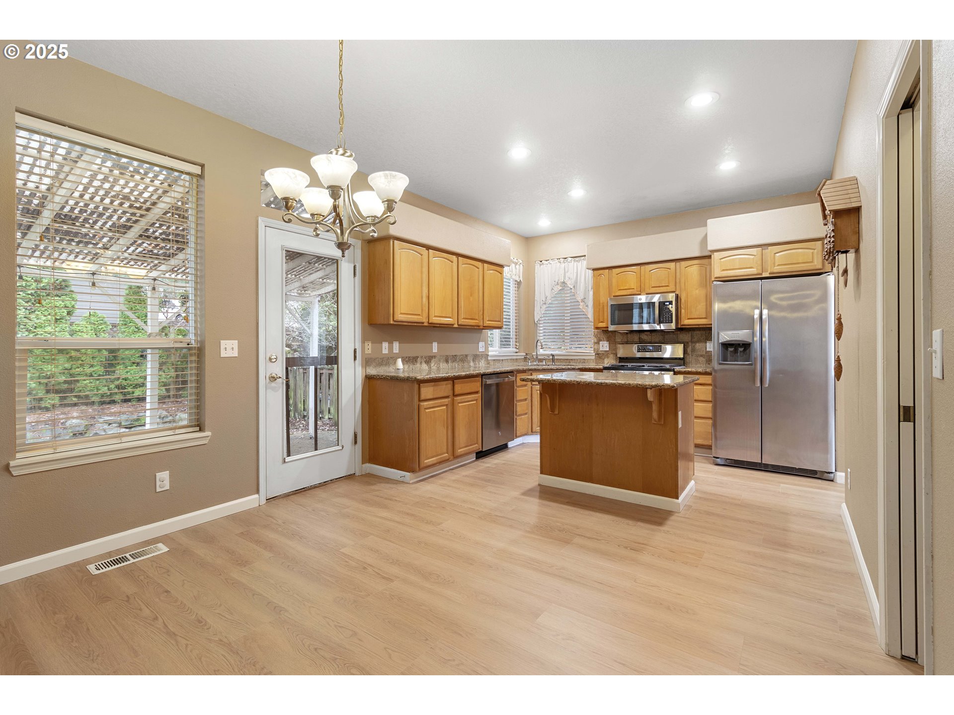 16590 Northwest Avondale Drive Beaverton, OR 97006 - Photo 16 of 48