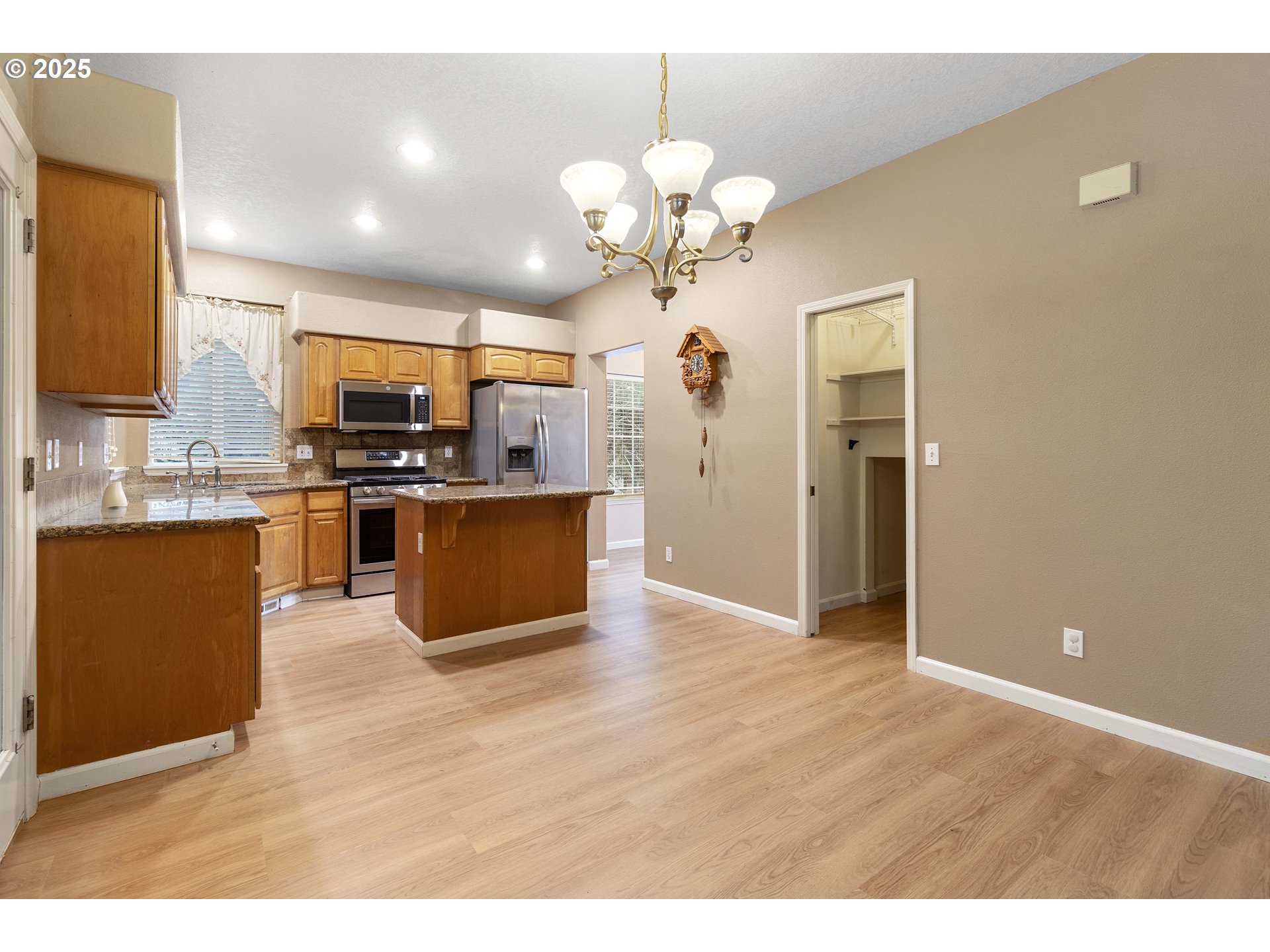 16590 Northwest Avondale Drive Beaverton, OR 97006 - Photo 18 of 48