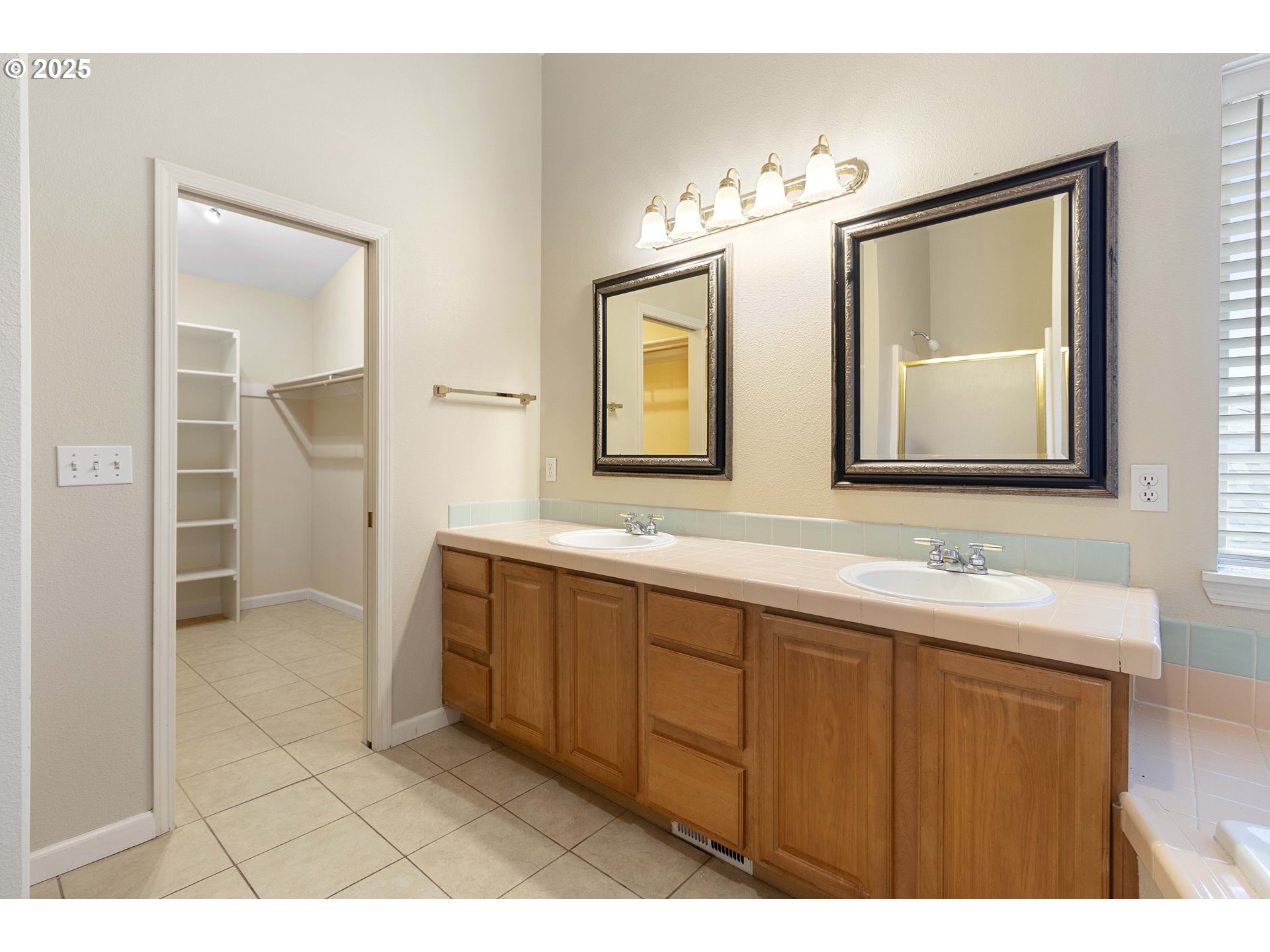 16590 Northwest Avondale Drive Beaverton, OR 97006 - Photo 32 of 48