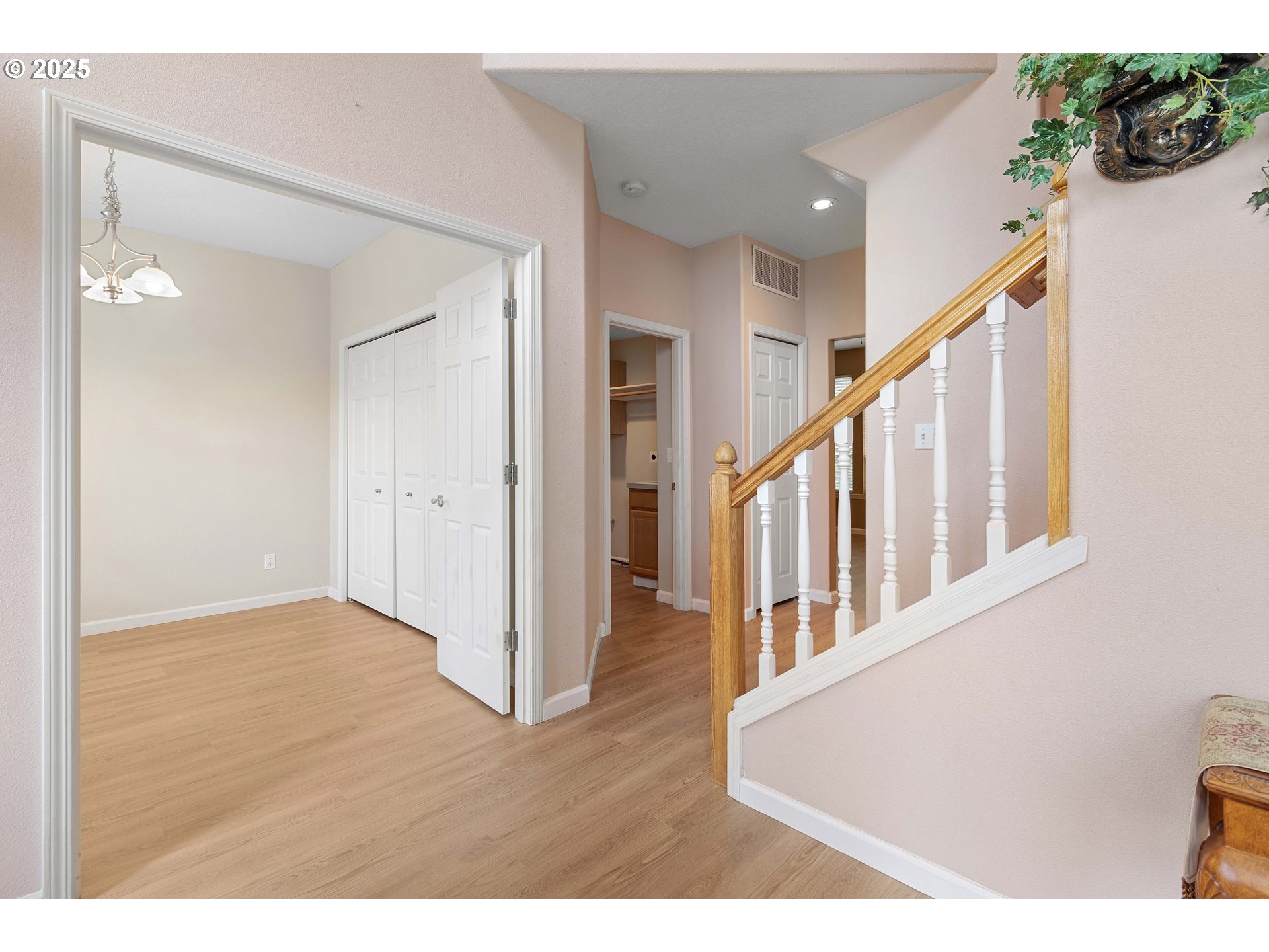 16590 Northwest Avondale Drive Beaverton, OR 97006 - Photo 6 of 48