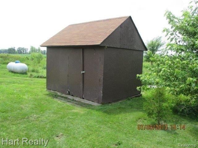 2750 Hayes Road Yale, MI 48097 - Photo 11 of 16 120.jpg