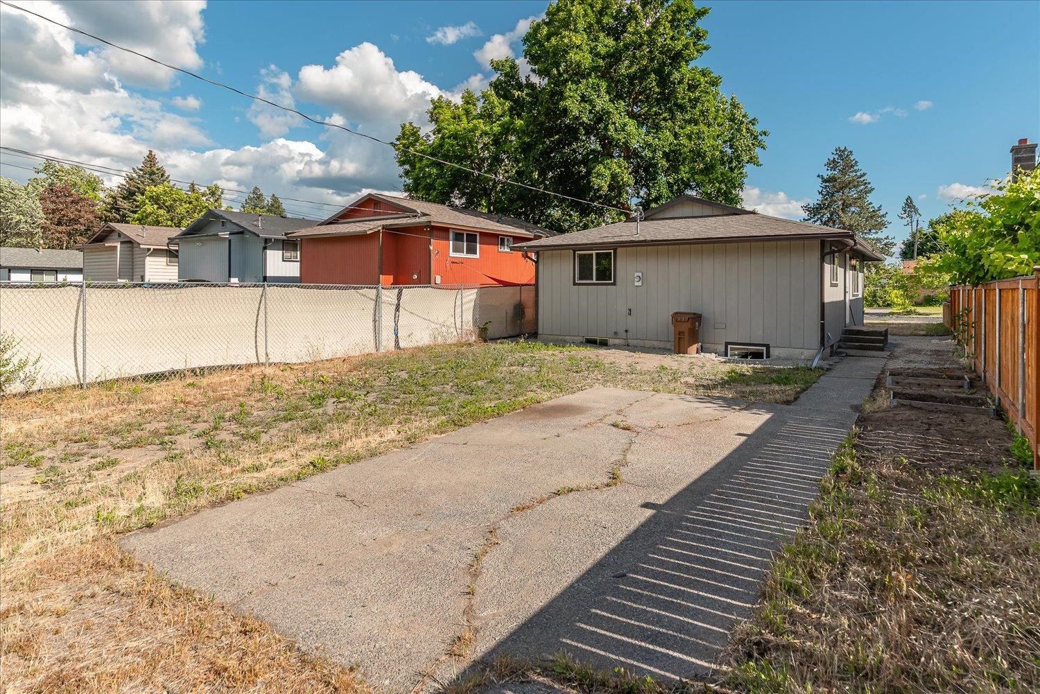 611 East Bismark Avenue Spokane, WA 99208 - Photo 25 of 35