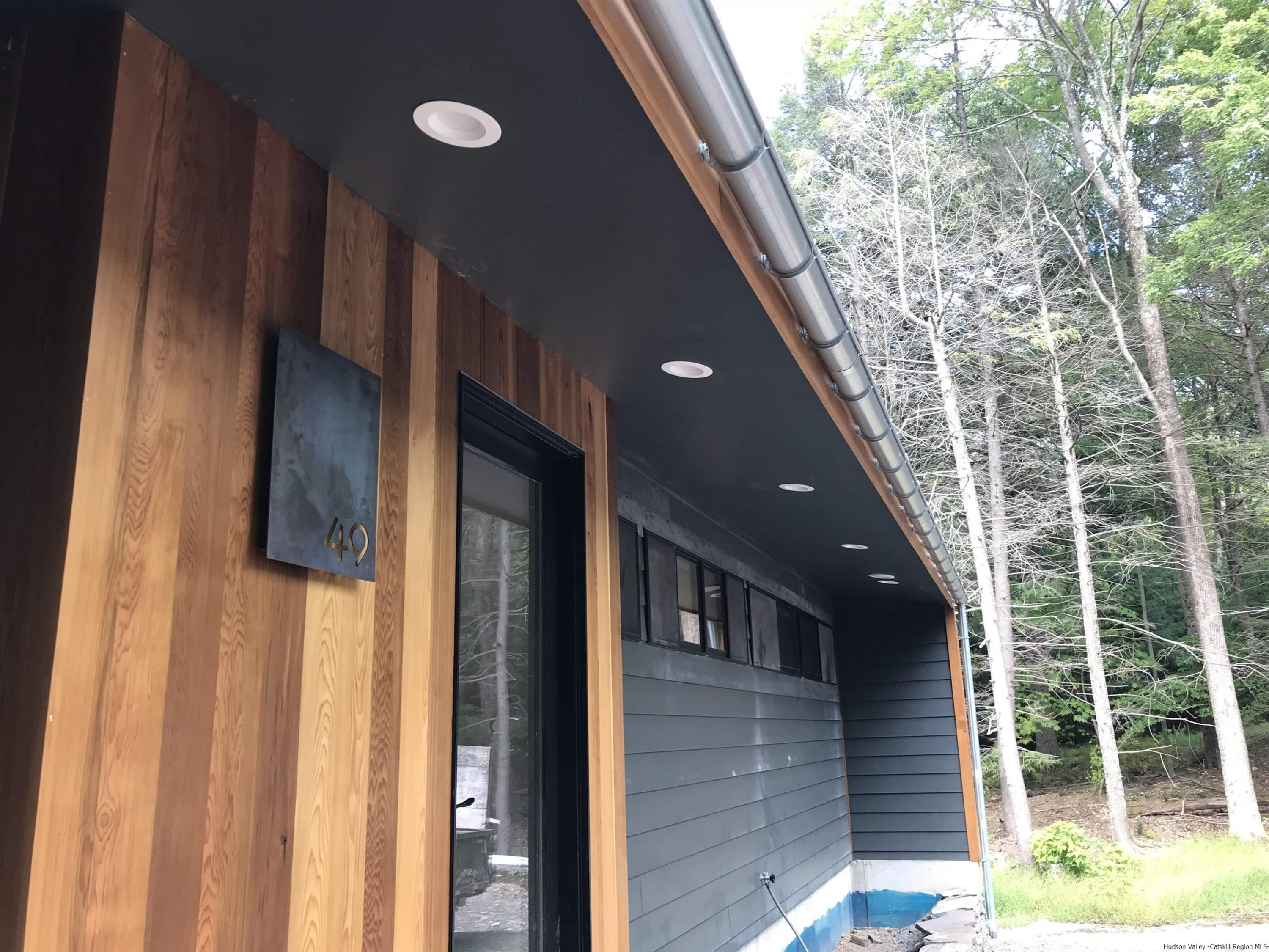 49 Aster Road Kerhonkson, NY 12446 - Photo 2 of 34 a view of balcony