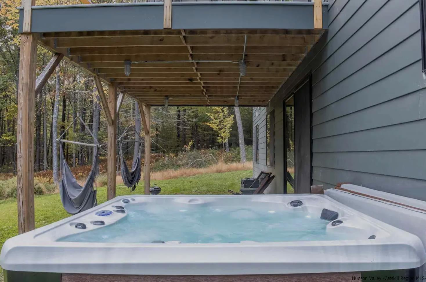 49 Aster Road Kerhonkson, NY 12446 - Photo 31 of 34 a backyard of a house