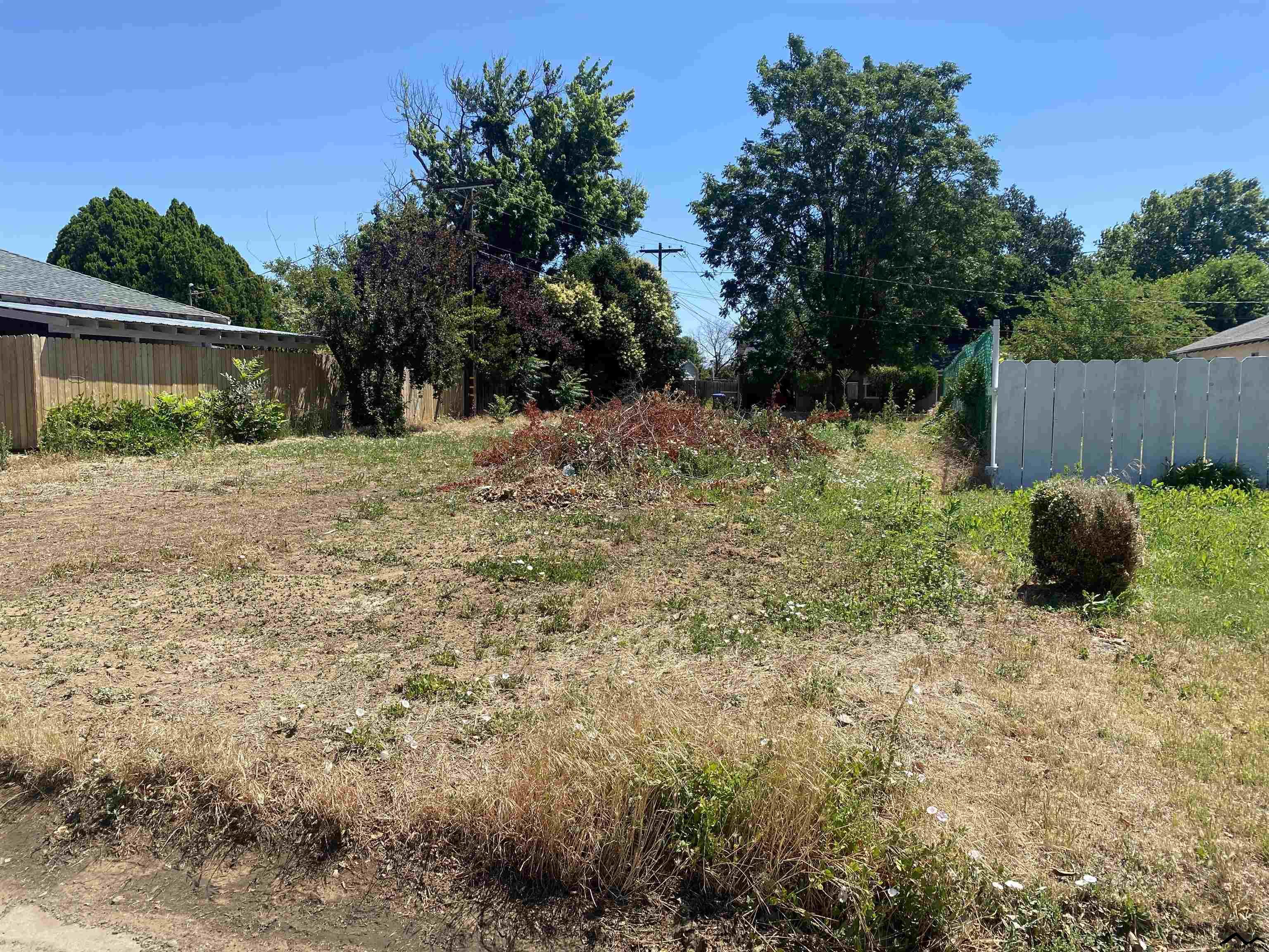 416 Roundup Avenue, Unit 420 ROUNDUP AVE Red Bluff, CA 96080 - Photo 18 of 20