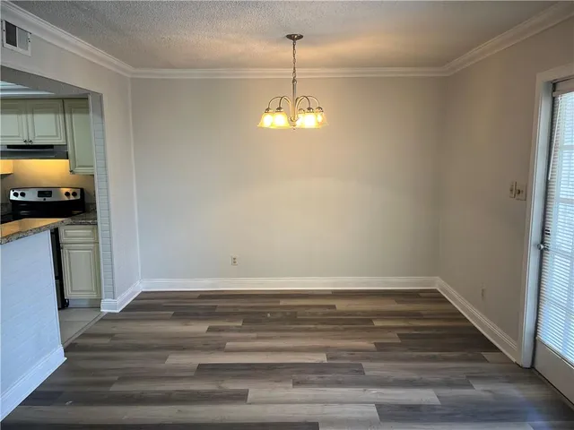 $1,250 | 3823 Ridgelake Drive, Unit 224, Metairie, LA 70002